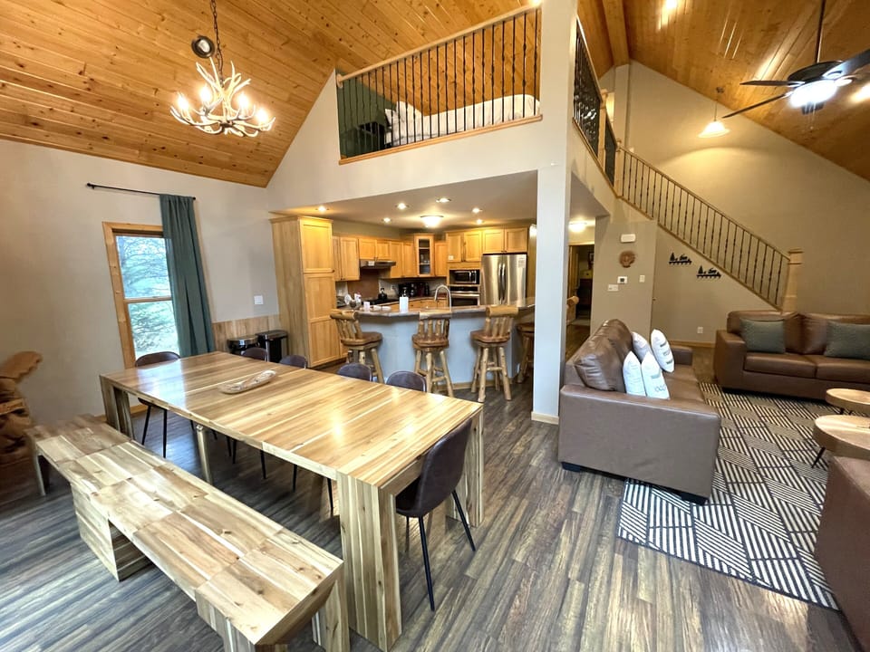 Dining Area with Tables & Seating