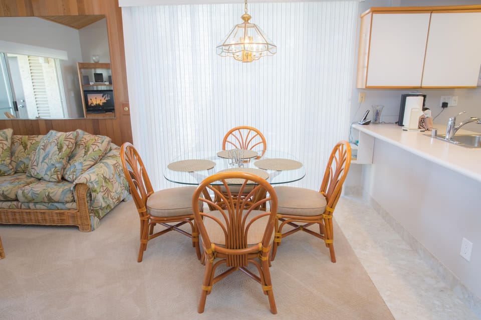 Dining Area - Dining Area