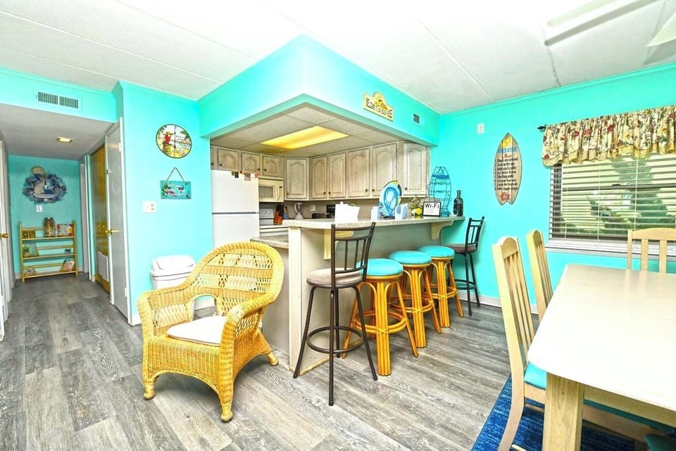 LIVING-AREA
