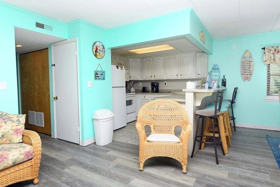LIVING-AREA