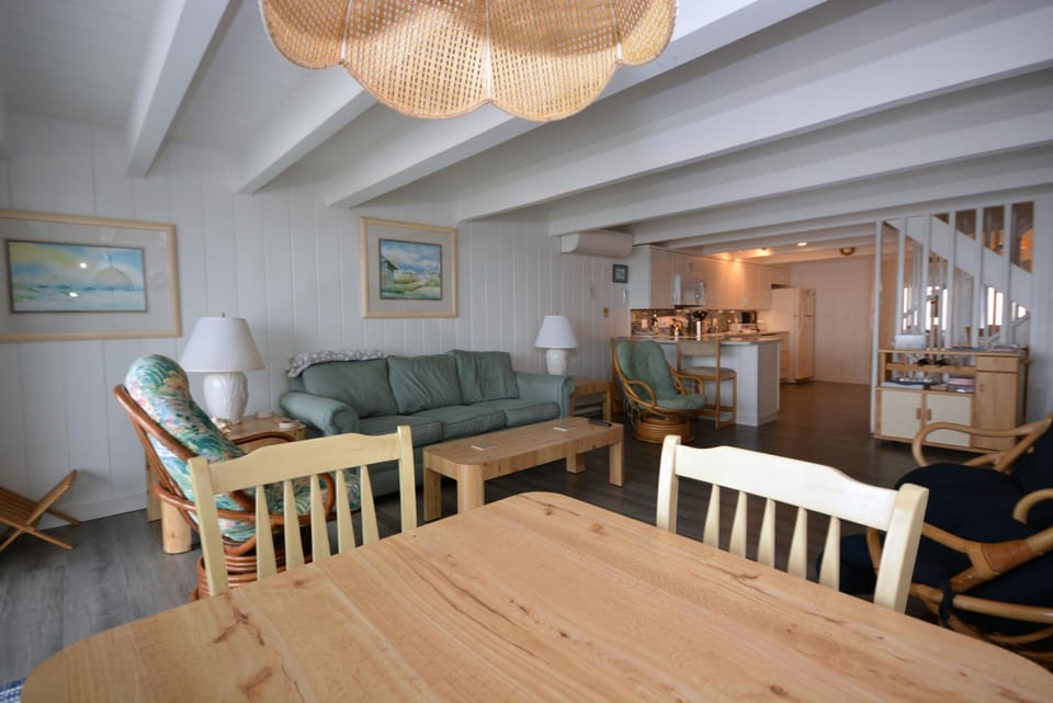 LIVING-AREA
