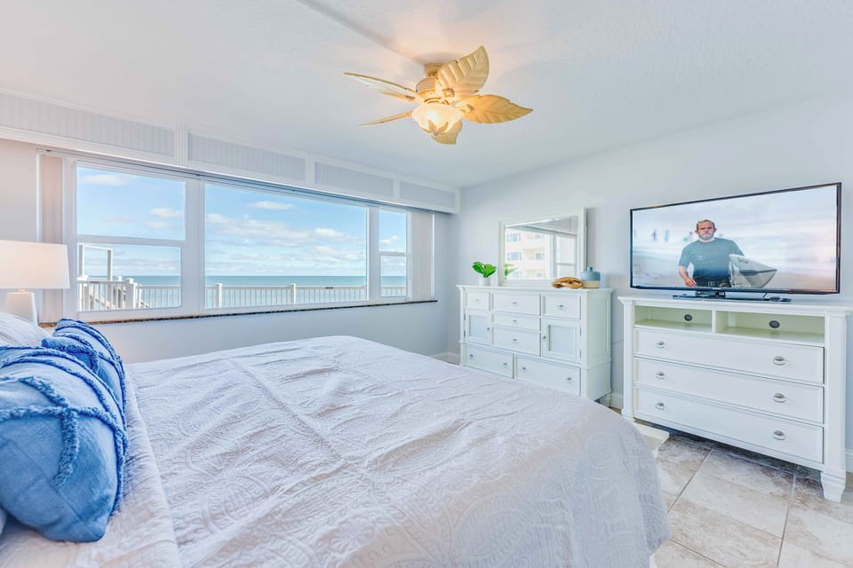 A peaceful bedroom retreat with stunning ocean views