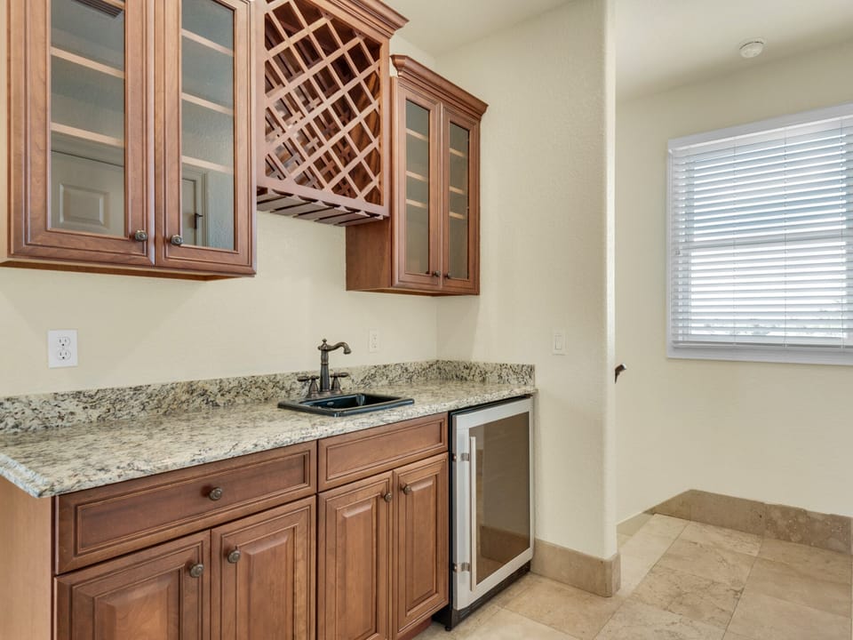 3rd Floor Wet Bar