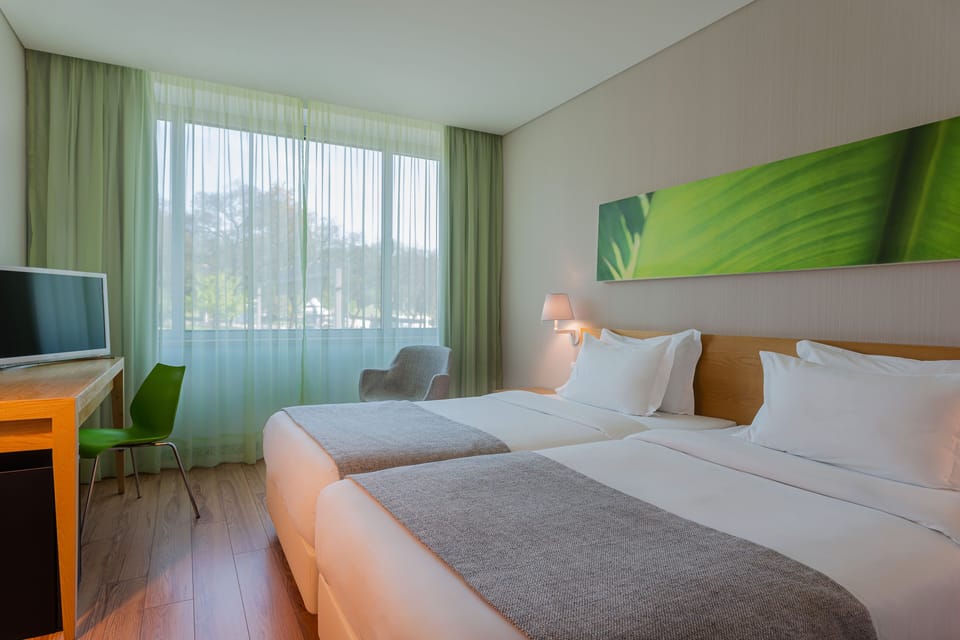 In-room safe, free WiFi, bed sheets