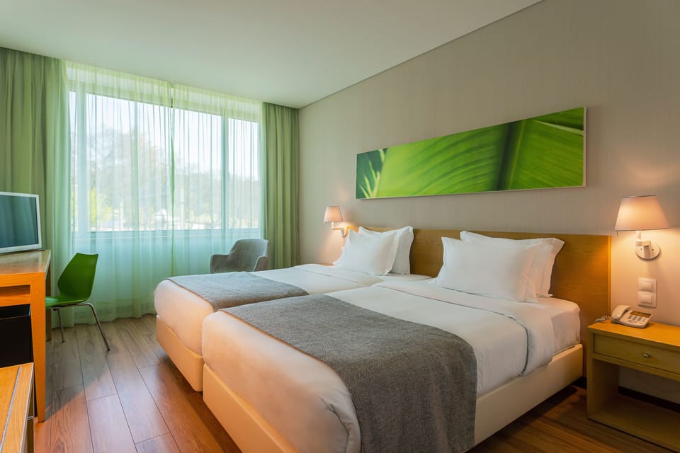In-room safe, free WiFi, bed sheets