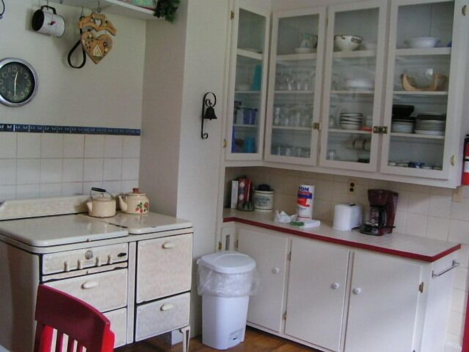 Kitchen. - Kitchen.
