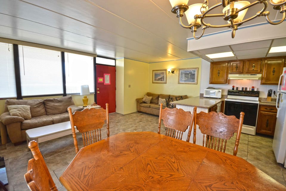 Dining Area 71 East