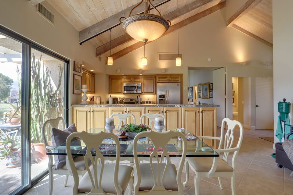 Dining Area | Dishes & Flatware Provided