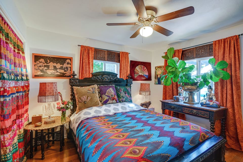 Bedroom 1 | Queen Bed
