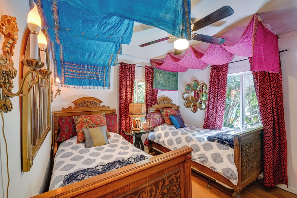 Bedroom 2 | 2 Twin Beds