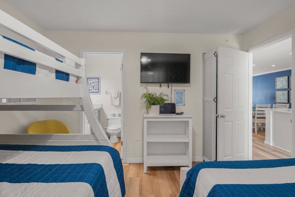 Guest bedroom with ensuite has Direct TV with streaming