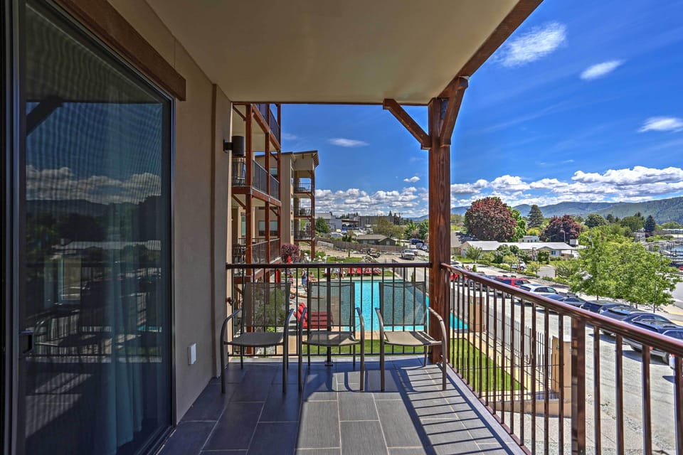 Private Balcony | Quiet Hours (After 10:00 PM)