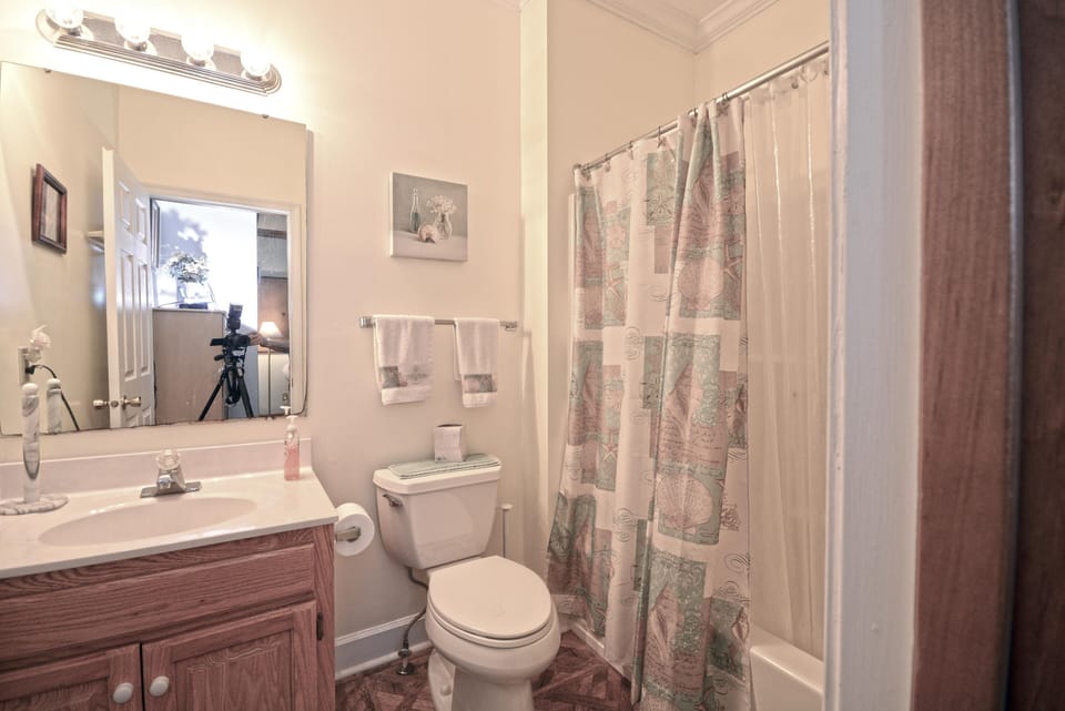 DOWNSTAIRS-BATHROOM