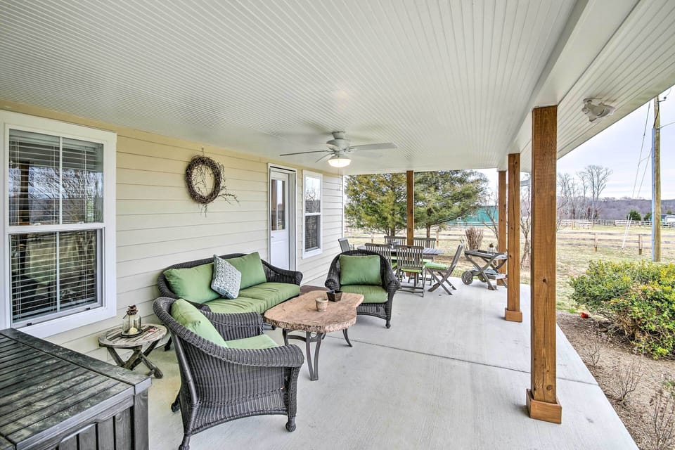 Furnished Patio