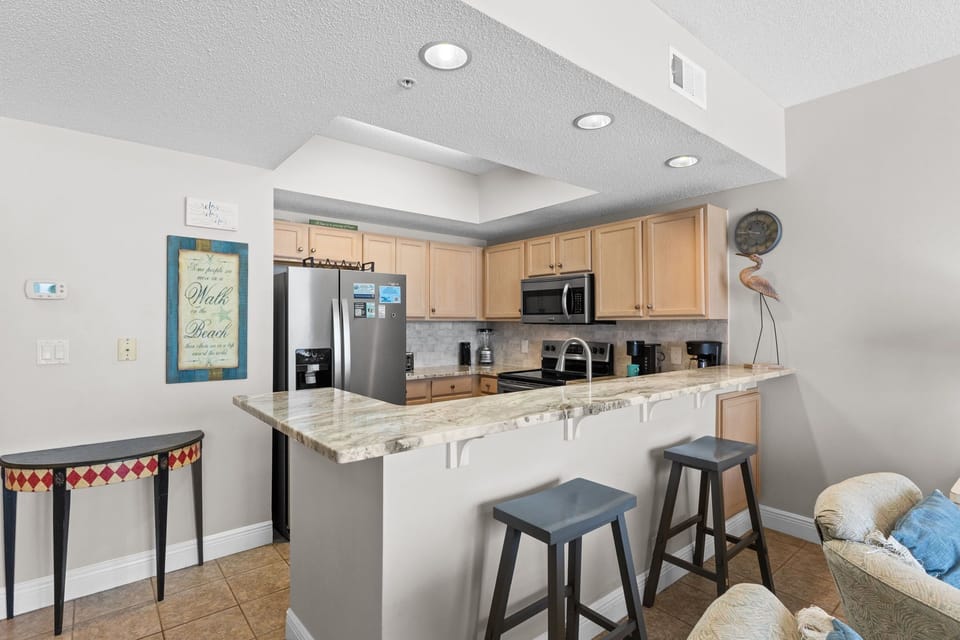 Breakfast Bar - Need a quick snack, enjoy it at the breakfast bar.