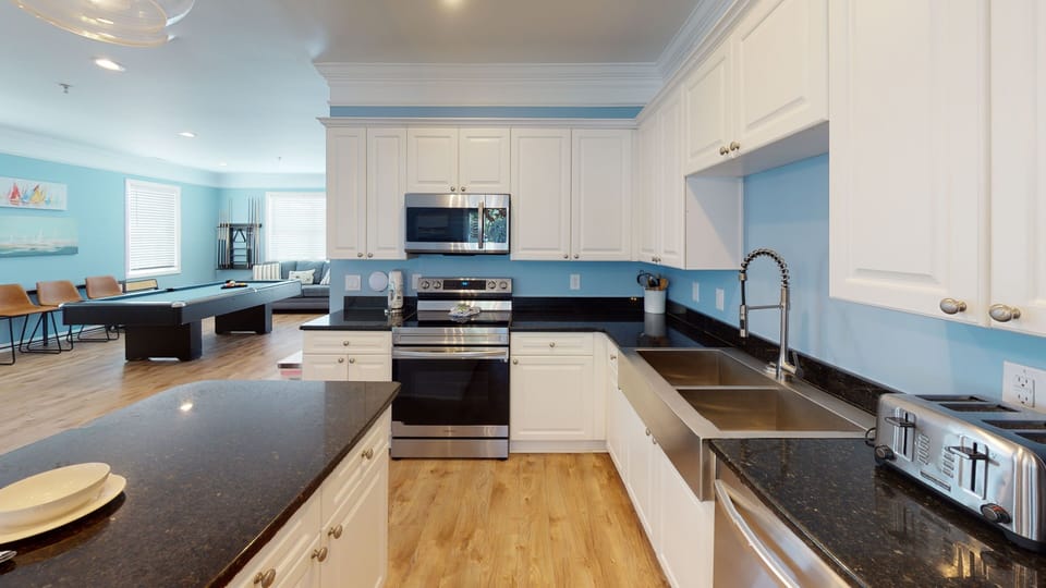 Clean and Fully stocked Kitchen