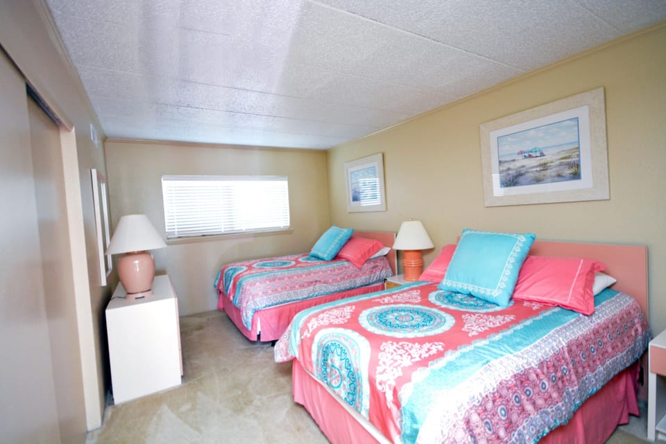 TWO-DOUBLES-BEDROOM