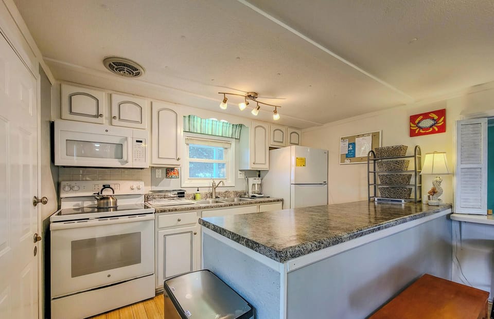 1005-A 1st St (The Cottage [Int Ext]) - watermarked-9