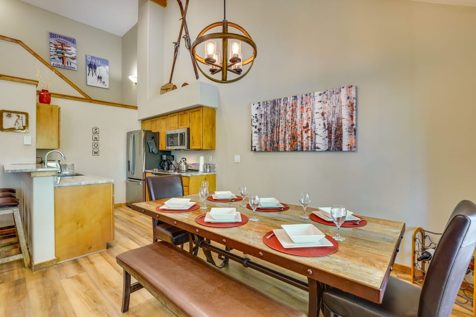 Dining Area | Dishware & Flatware