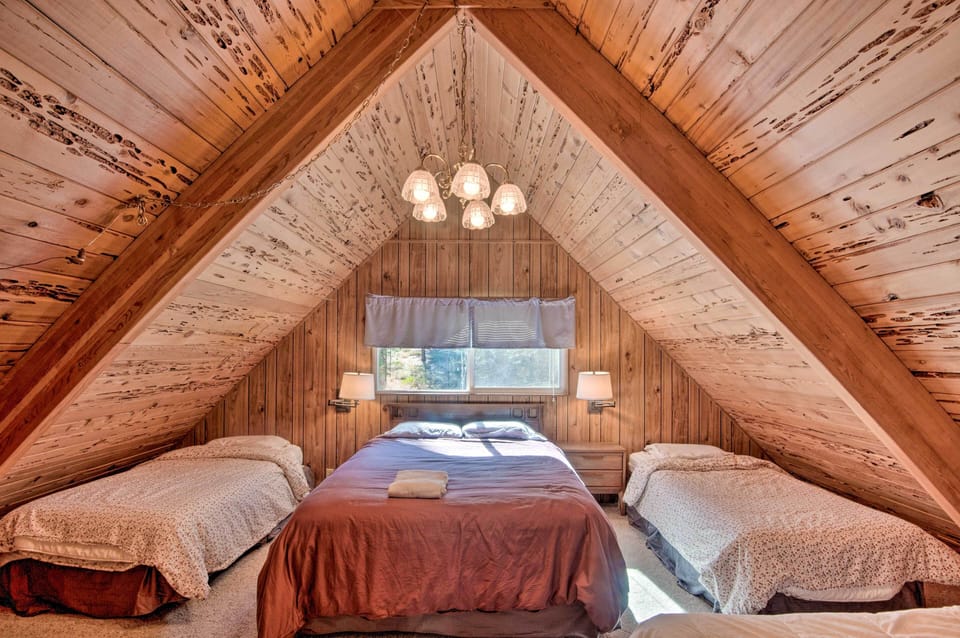 Bedroom 3 | Queen Bed | 2 Twin Beds | 2nd Level