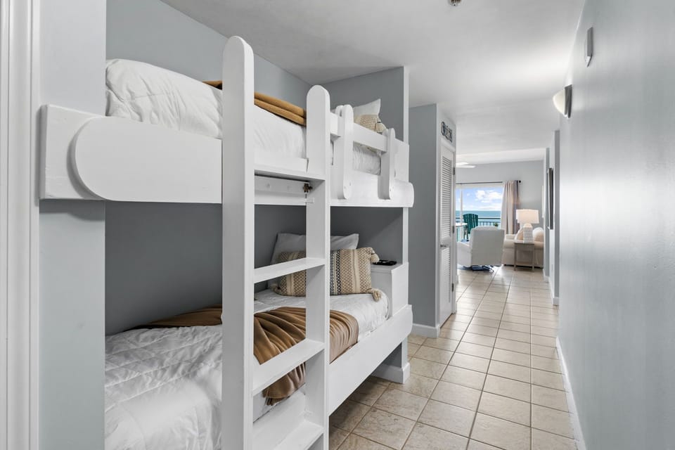 Hallway Bunk Beds - Perfect for the little ones!