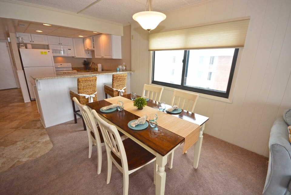 Ocean Hideaway 201 Dining Area