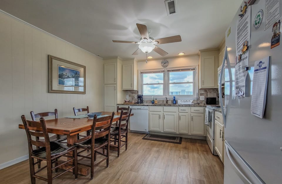 Kitchen/Dining room-29