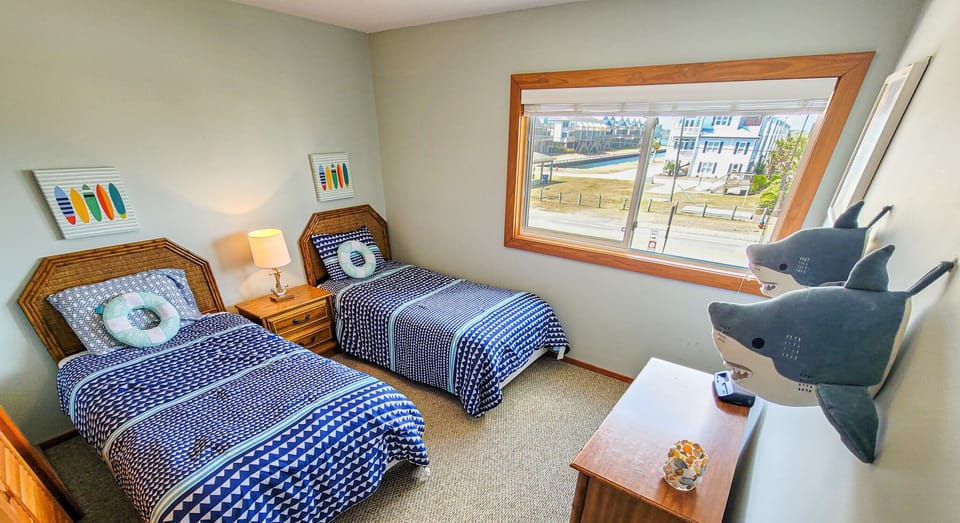 Twin Bedroom -12