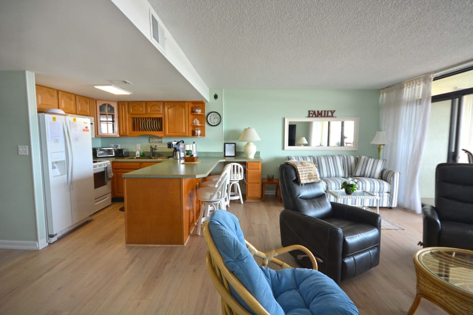 LIVING-AREA
