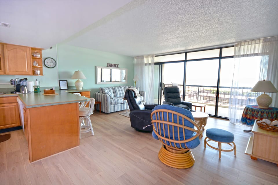 LIVING-AREA