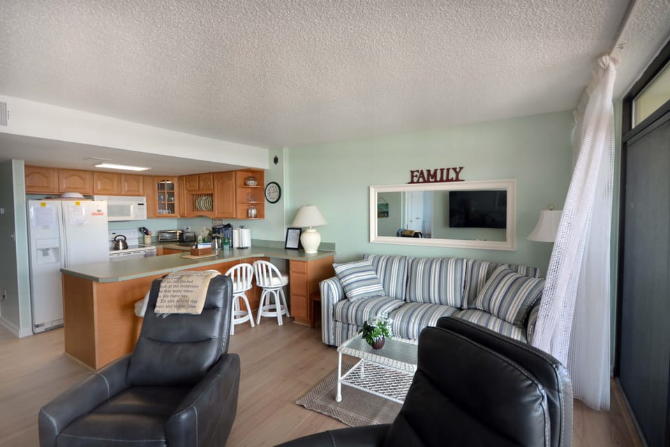 LIVING-AREA