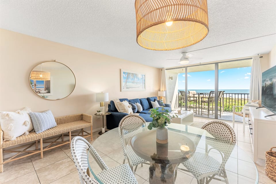Always get that perfect view of the ocean from this beautifully designed dining and living space.