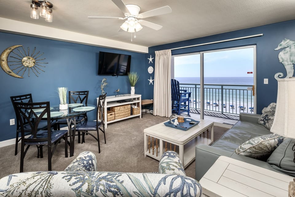Lovely view from the 5th floor living room! - This is an unforgettable view!