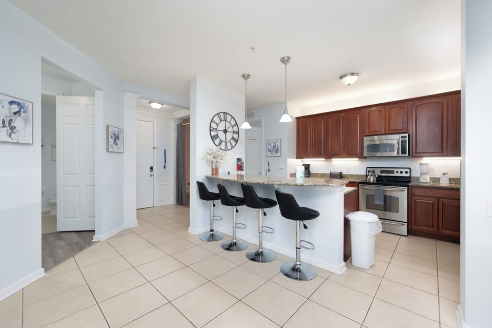 Kitchen/Breakfast Bar