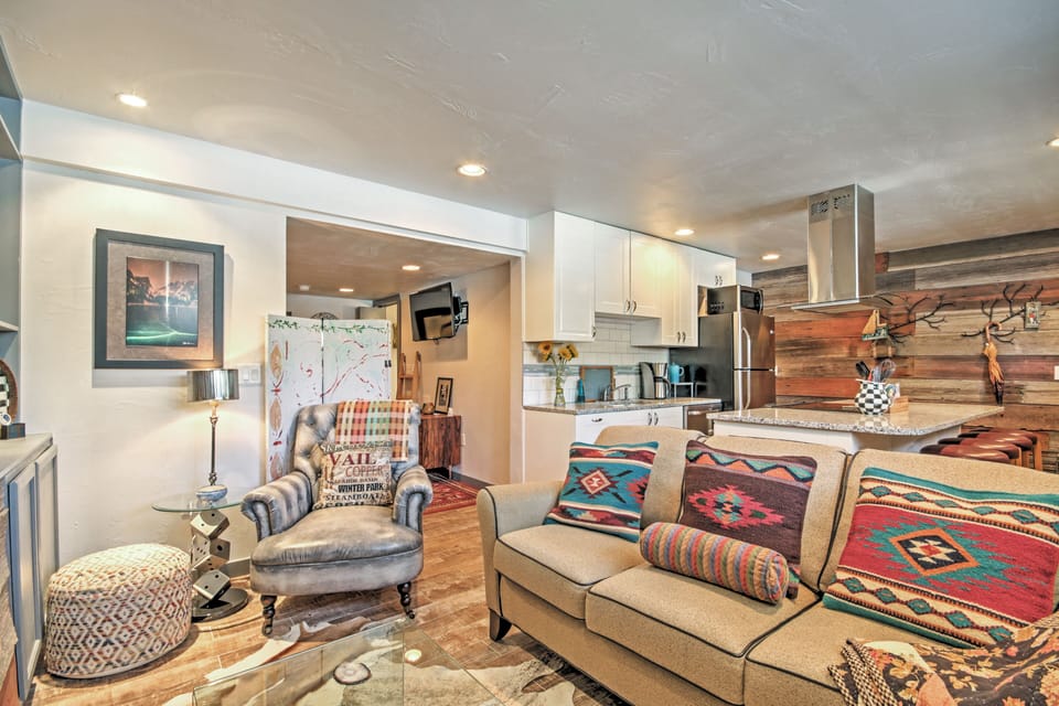 Living Room | Free WiFi