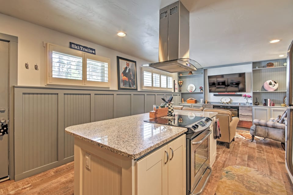 Kitchen | Dishware/Flatware