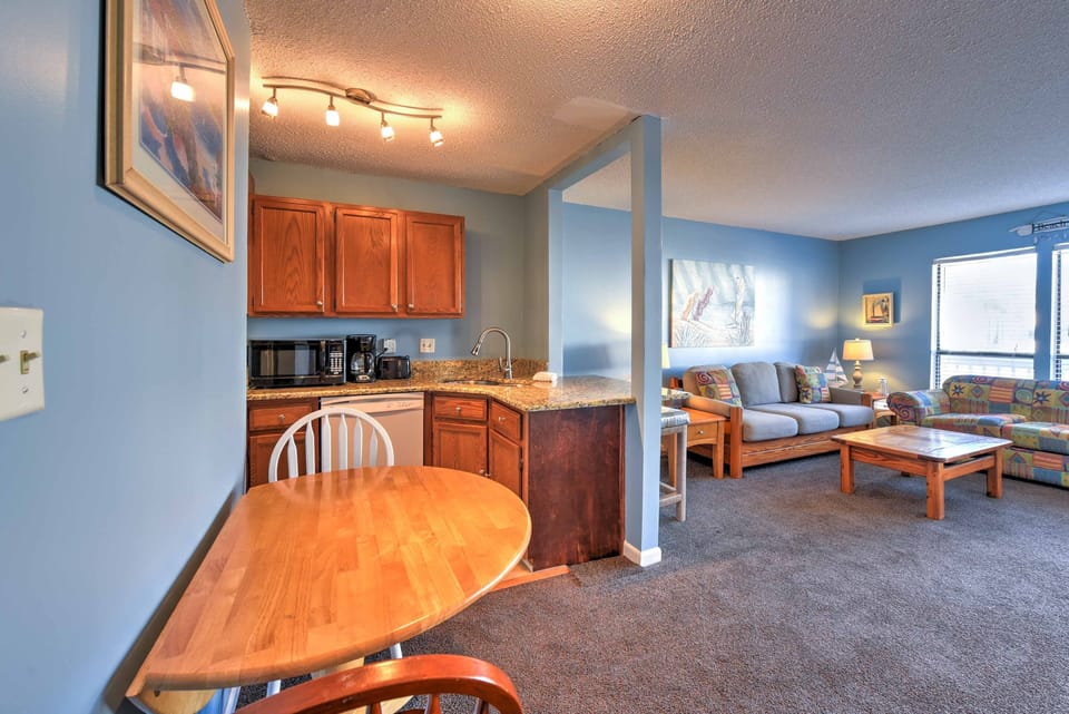 Dining Table | Dishware Provided