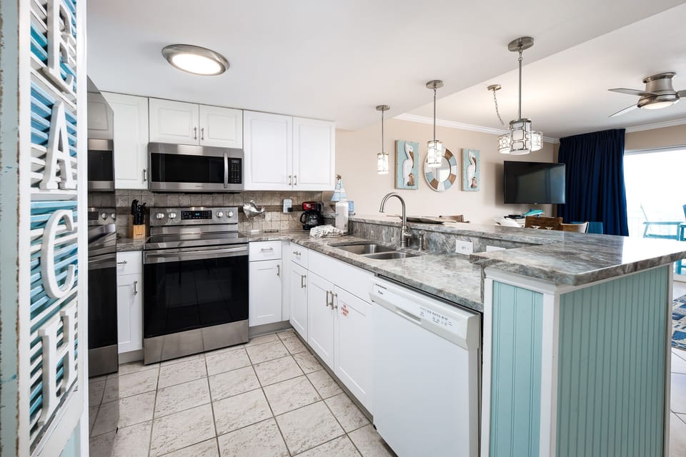 Kitchen - All appliances, small electronics, cookware, pots/pans, utensils are provided for your use.