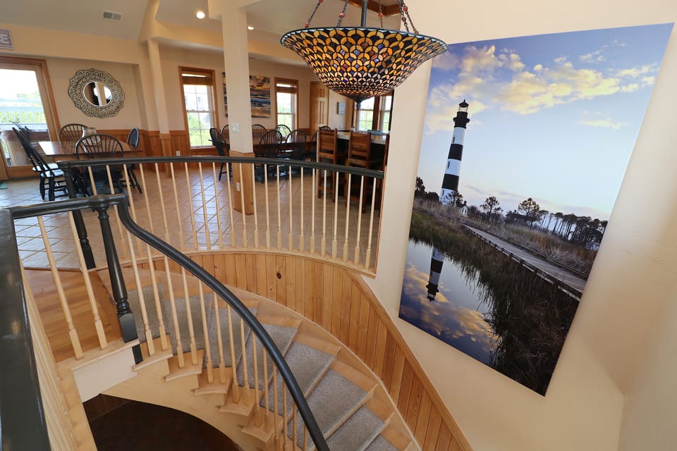 Grand Entry Way Staircase