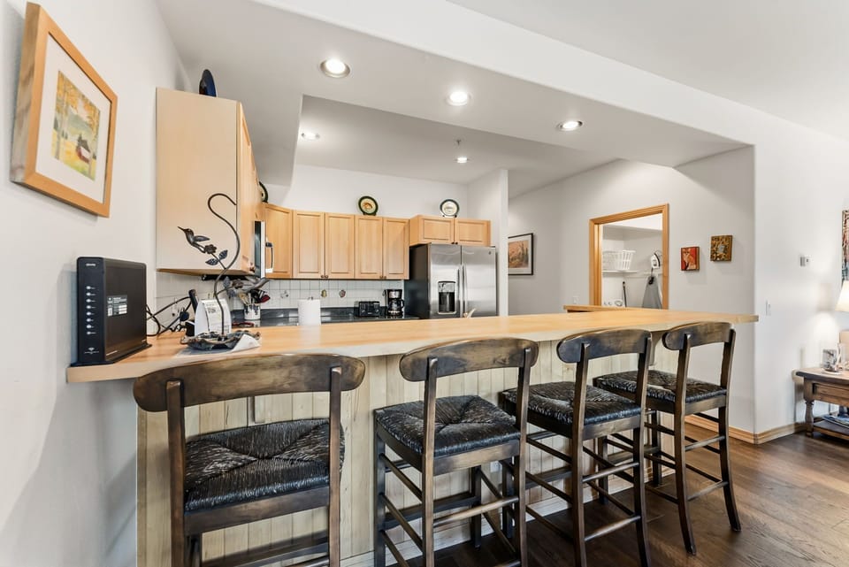 Kitchen And Bar Area