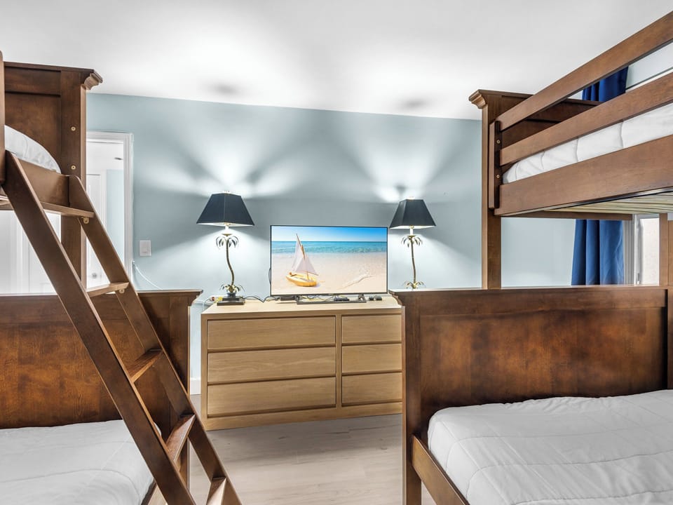 Bedroom 2 with Flat Screen TV