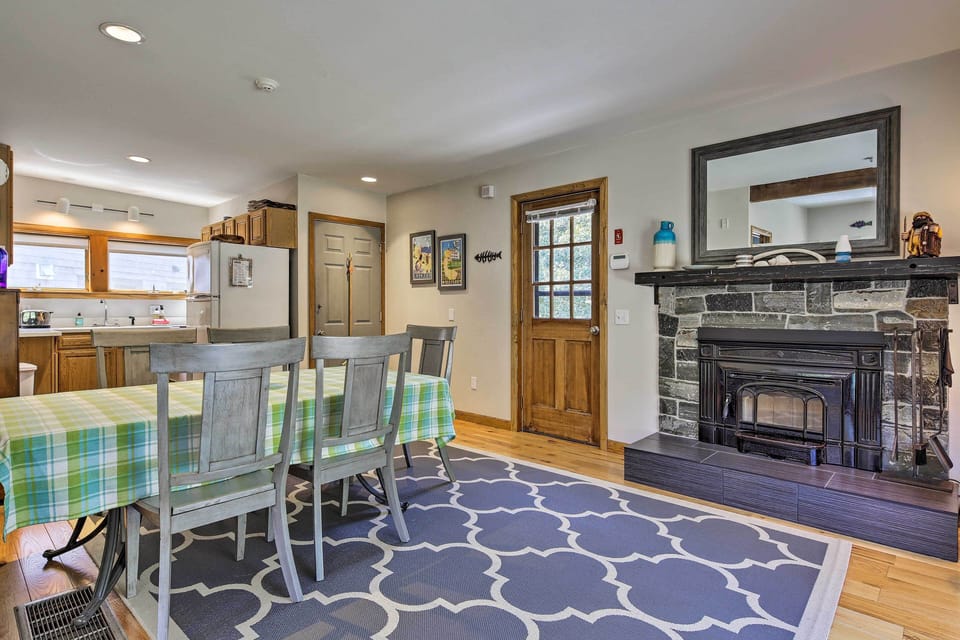 Dining Area | Dishware & Flatware | Bose Wave Radio