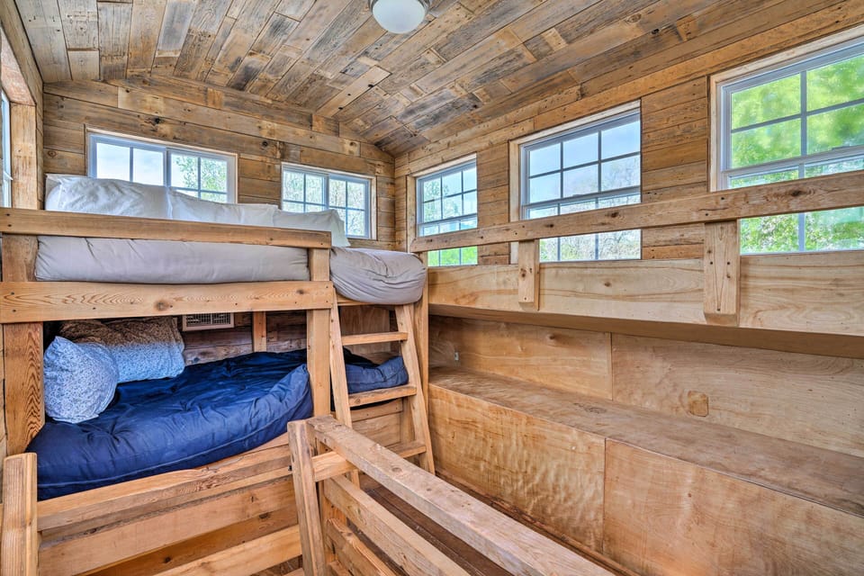 Bedroom 8 (Treehouse) | Full Bunk Bed | 3rd Floor