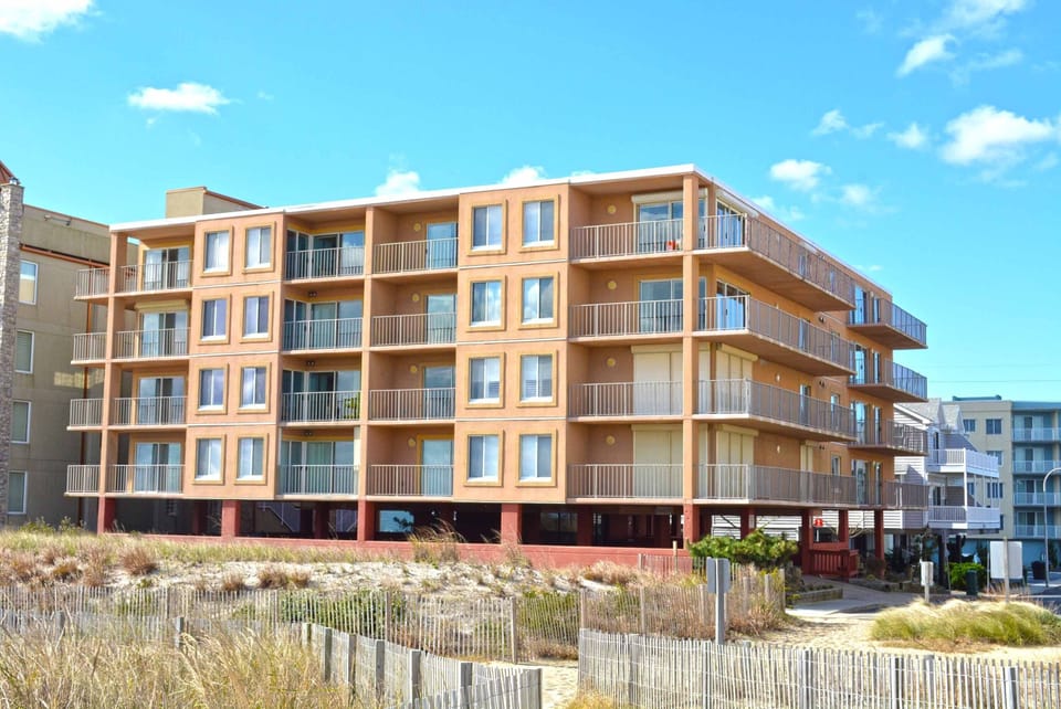 SURF CASTER #202 BUILDING 