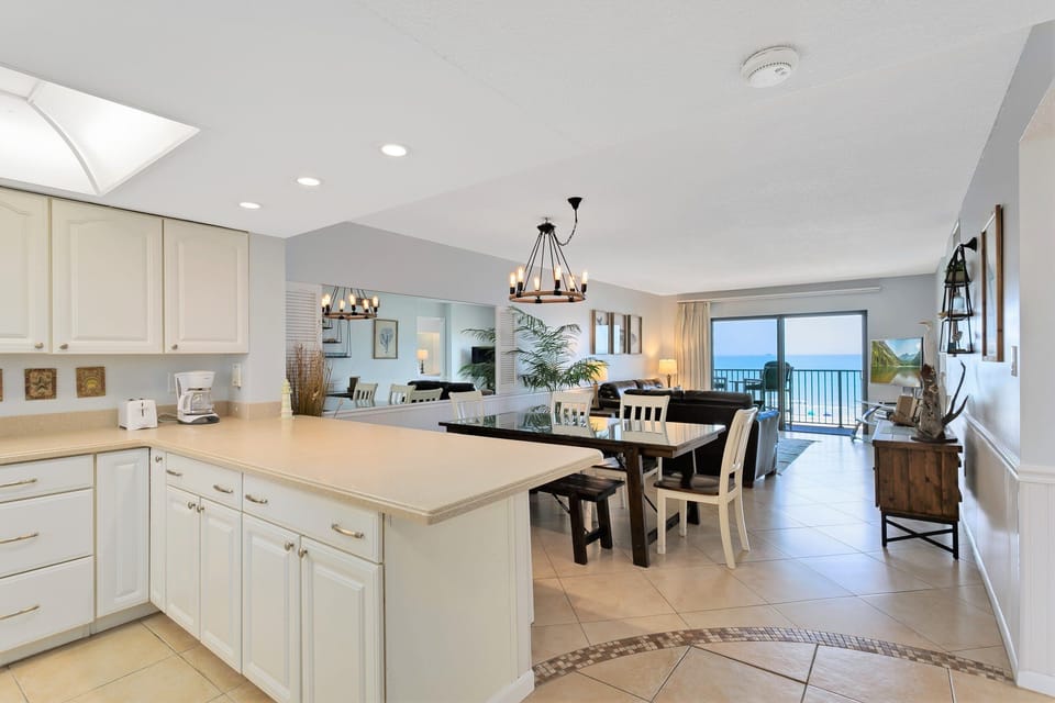 Open-concept kitchen and dining area with a bright, welcoming feel.