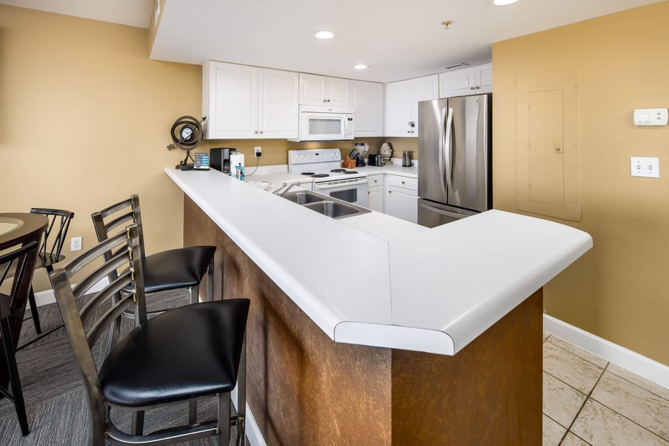 Kitchen - With additional seating at the breakfast bar