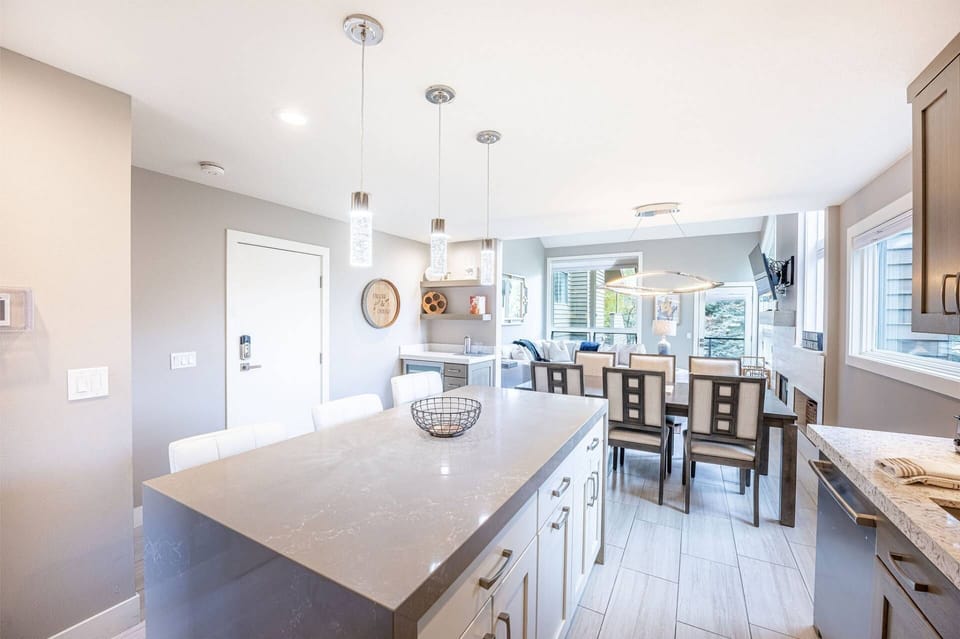 The home has a bright and open floor plan making it perfect for entertaining, hosting a dinner party or even a family game night!