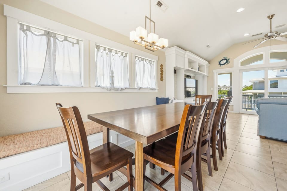 Third Level Dining Area