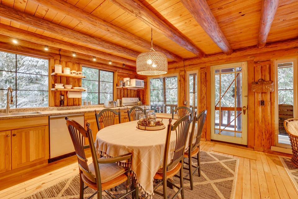 Dining Area & Kitchen | 1st Floor