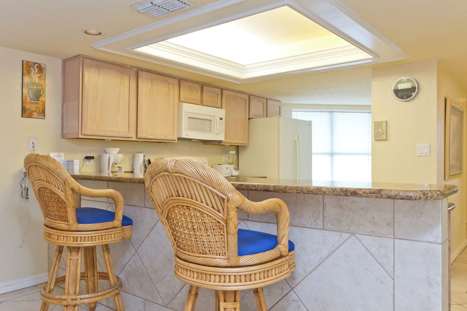 Extra Seating At the Kitchen Counter